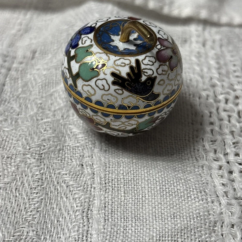 VINTAGE CLOISONNE ROUND BLOSSOM FLORAL‎ TRINKET BOX